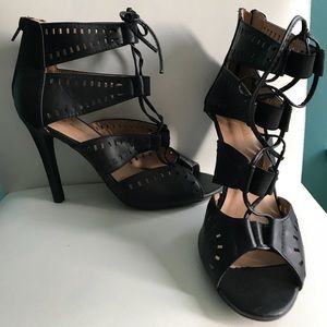 Mark & Maddux 8.5 strappy black heels